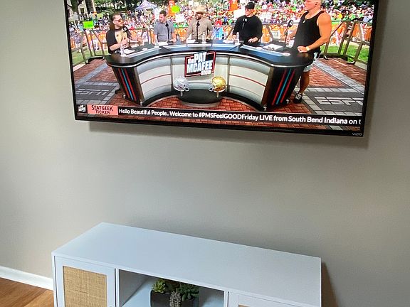 65" TV with Direct TV cable package. 125+ channels including CNBC, ESPN, FoxNews, Disney, Nickelodeon, HGTV, Lifetime, Bravo & more. Streaming services including Netflix, Prime, etc. Fast Wi-Fi that can handle zoom calls and working from home.