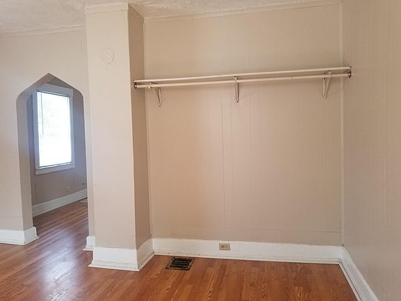 2nd image of 4118 Chambers St