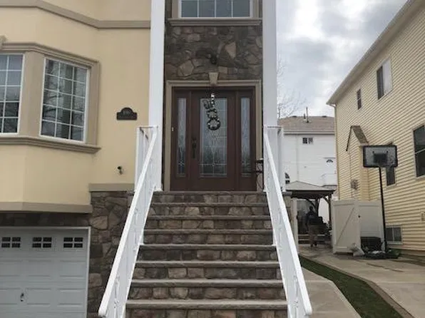 106 Edgegrove Ave, Staten Island, NY 10312