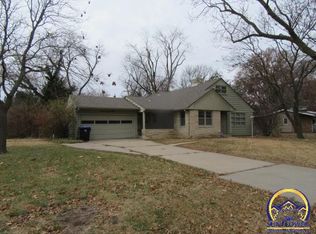 2045 SW Birchwood Ln, Topeka, KS 66604