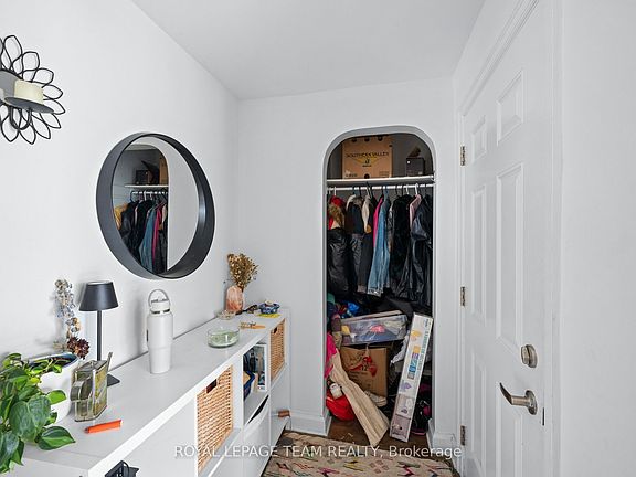 5th image of 331 Flora St