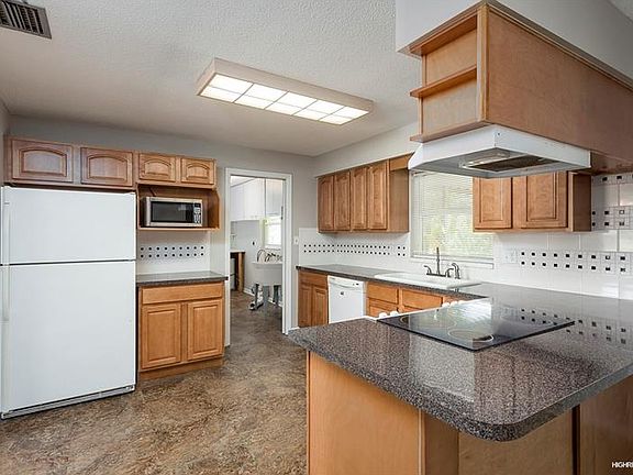 5th image of 2207 Parkview Dr