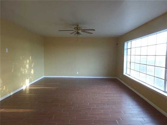 4th image of 228 Espana Ln
