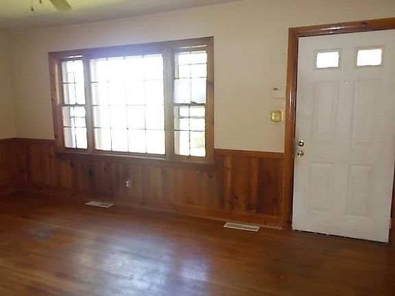 2nd image of 292 Lafayette Ave