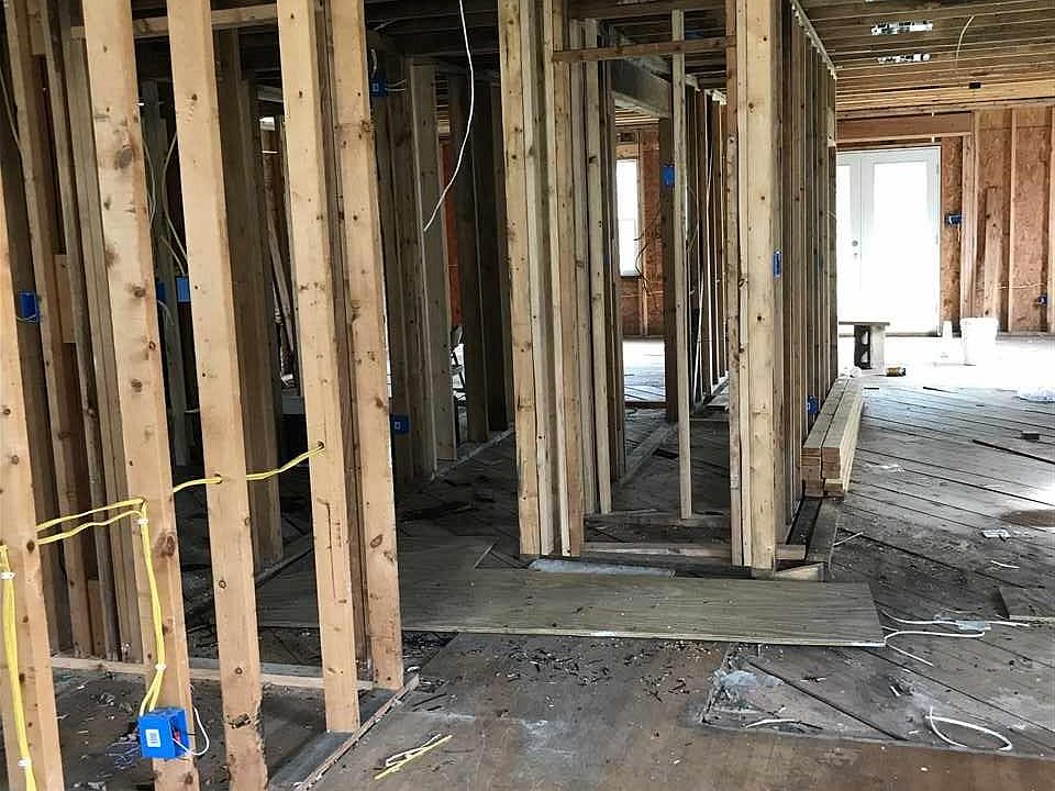 2nd image of 3111 Berkley Ave