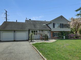 26 Dartmoor Rd, East Hanover, NJ 07936