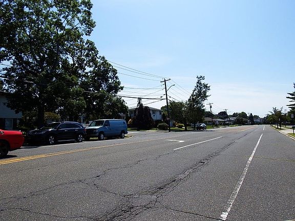 4th image of 86 Woodward Pkwy