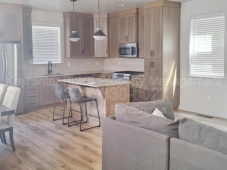 1508 S Oakland Ave — Photo 4