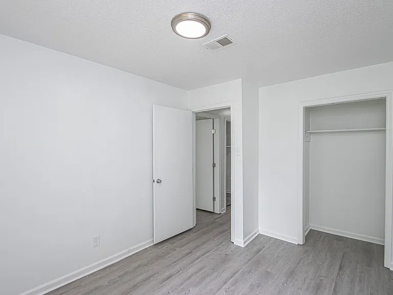 615 Mimi Ln — Photo 14