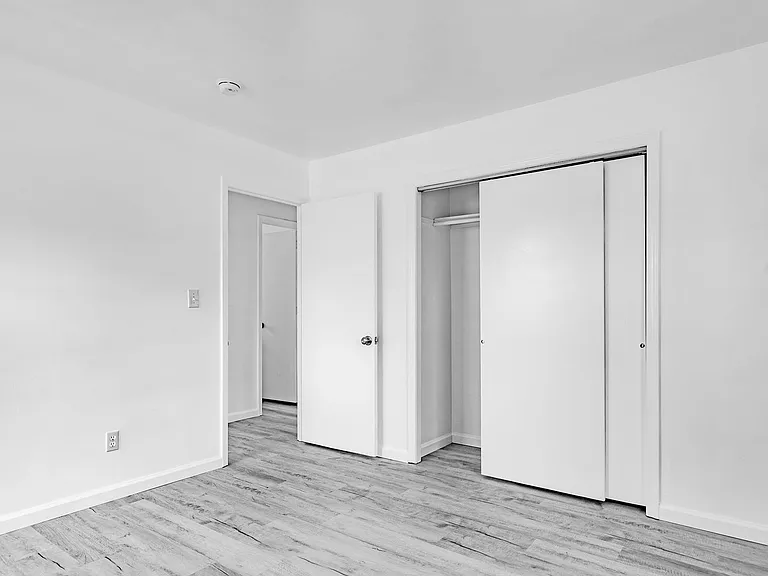 1411 E Congress St — Photo 19