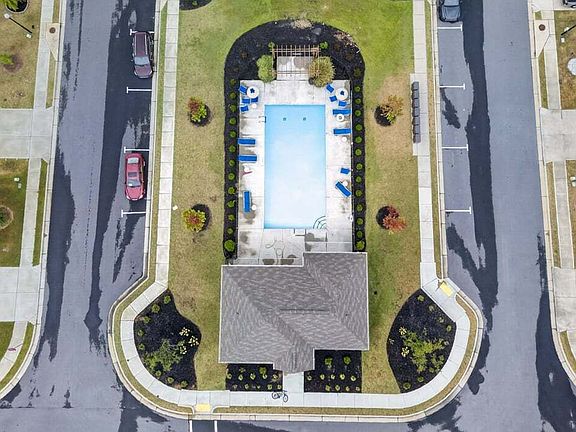 3rd image of 744 Clark Lake Estates Dr