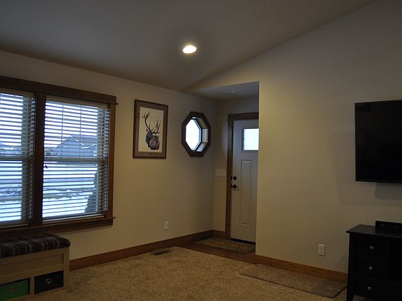 4th image of 7135 Frontier Dr