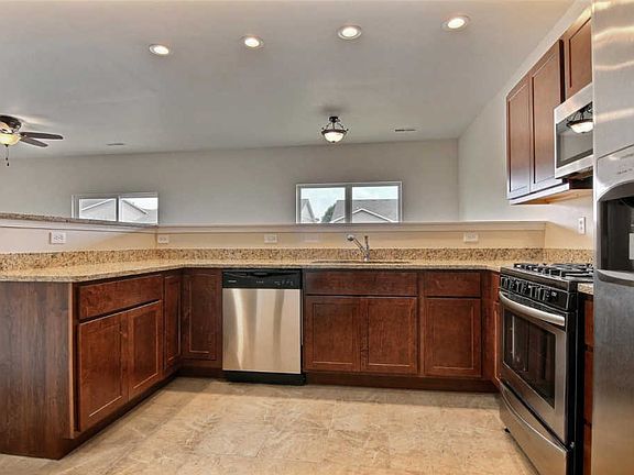 3rd image of 2939 W 83rd Ln