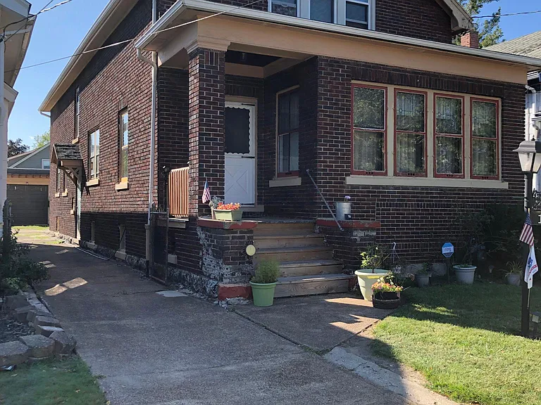 12 Freeman St — Photo 2