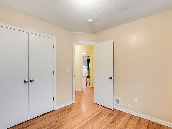 4th image of 4811 N Maryland Ave