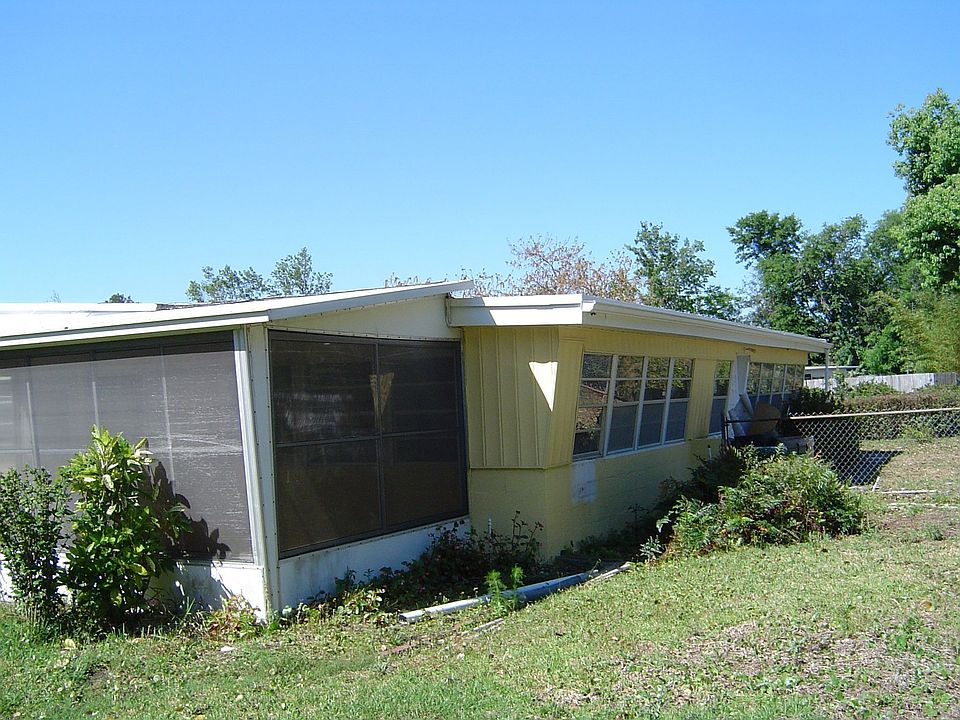 2nd image of 1611 Hollis Dr