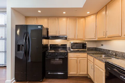 1302 Mactavish Ave Photo 1