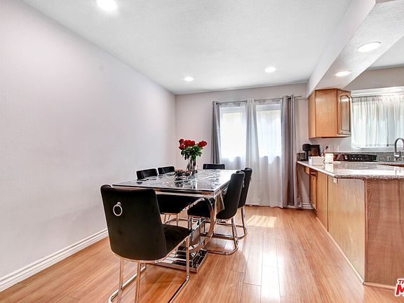4th image of 14657 Nordhoff St Unit 6