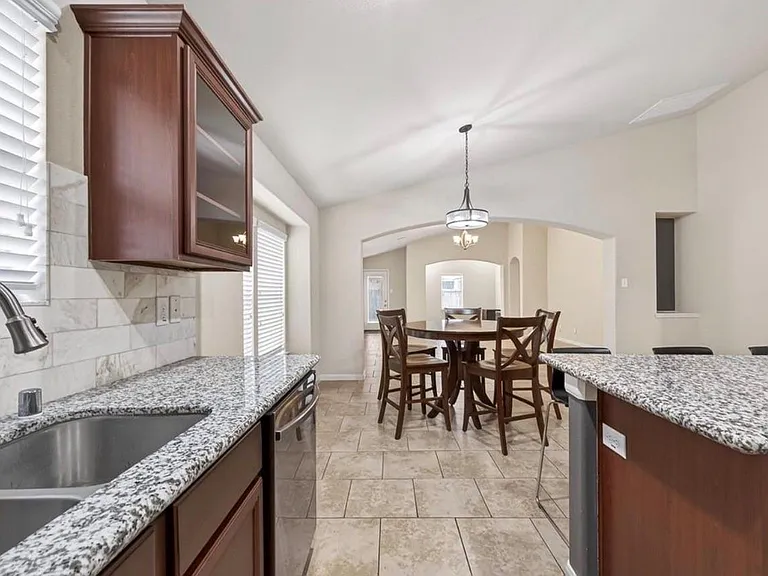 5703 Casa Martin Dr — Photo 11
