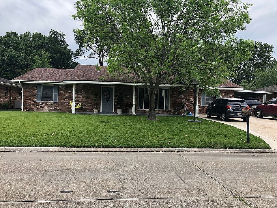 1st image of 204 Hogan St