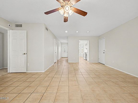 3rd image of 130 E CAMPO BELLO Drive