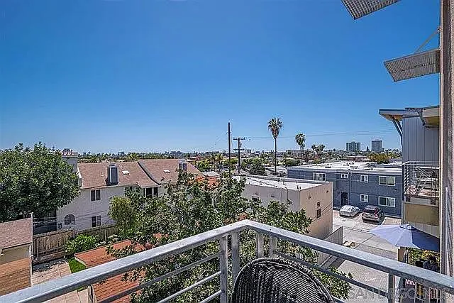 3 bed, 3.5 bath, 1342 sqft, $4,600 — Photo 2