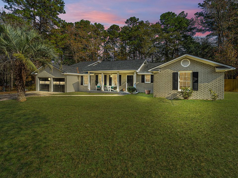 1st image of 102 Axtell Ct