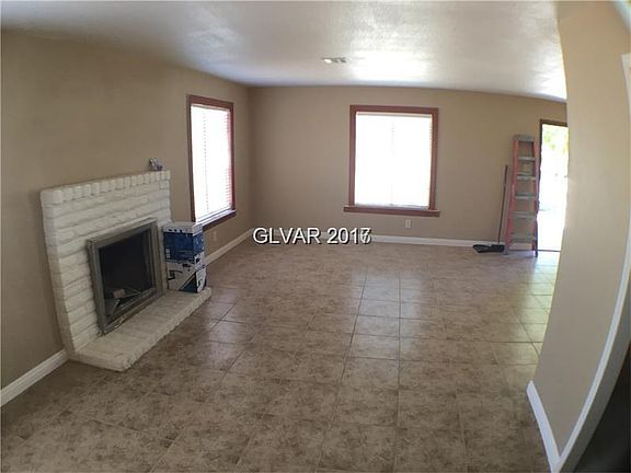 3rd image of 5231 N Lakewood Ct #0