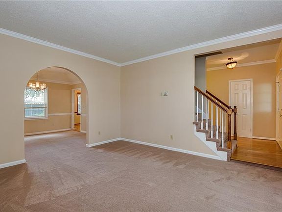 5th image of 1900 Millbrook Ct