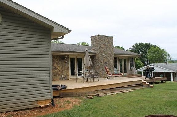 4th image of 205 Nadine Ave