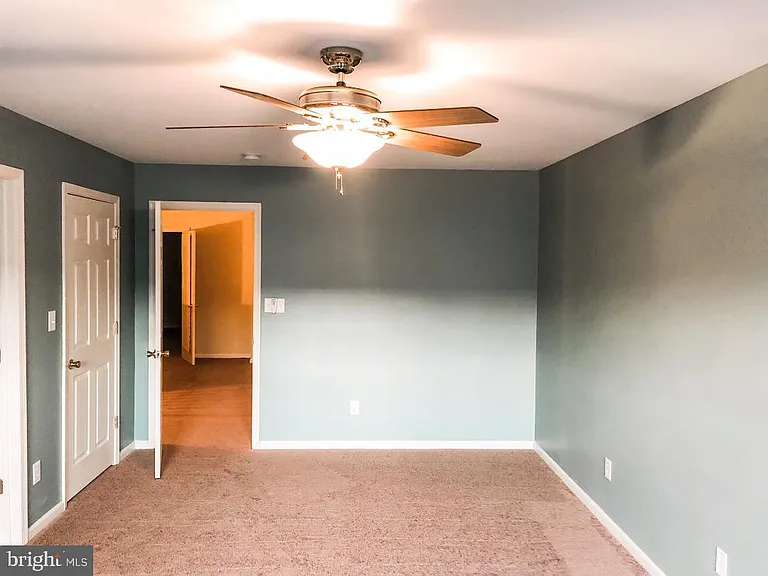 16 Normandy Dr — Photo 19