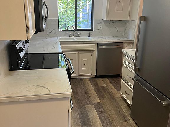 5th image of 1461 Rainier Ct #3