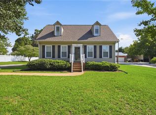 909 Highview St, Haw River, NC 27258