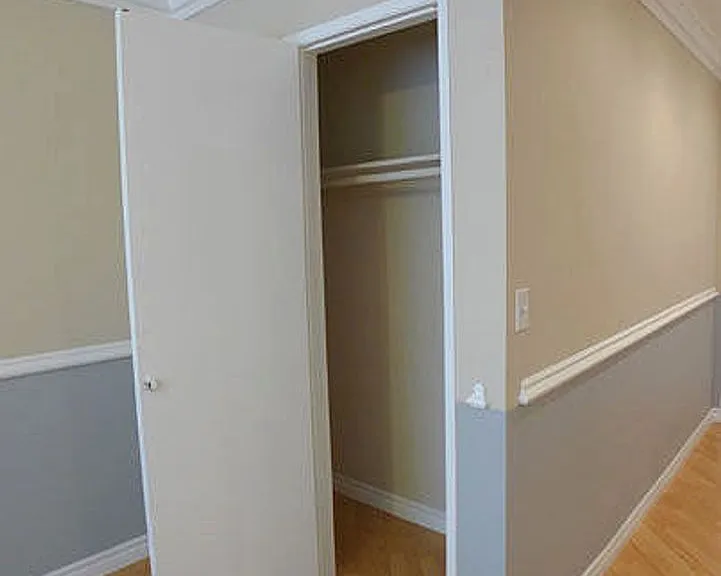 Alhambra @ Studio City Apts. — Photo 33