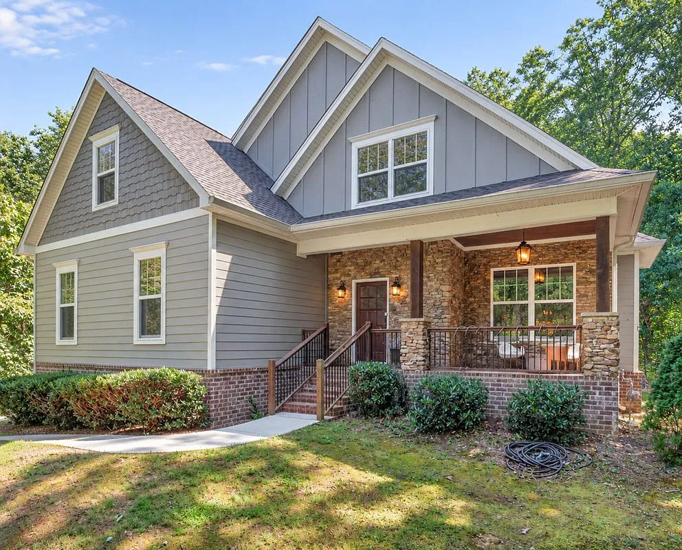 3 bed, 3.0 bath, 2490 sqft, $2,900 — Photo 3