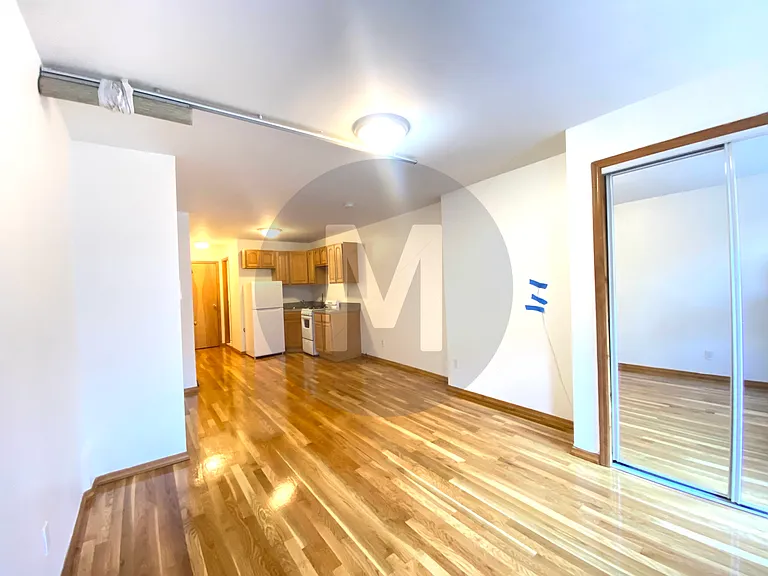 1142 1st Ave #10 — Photo 5
