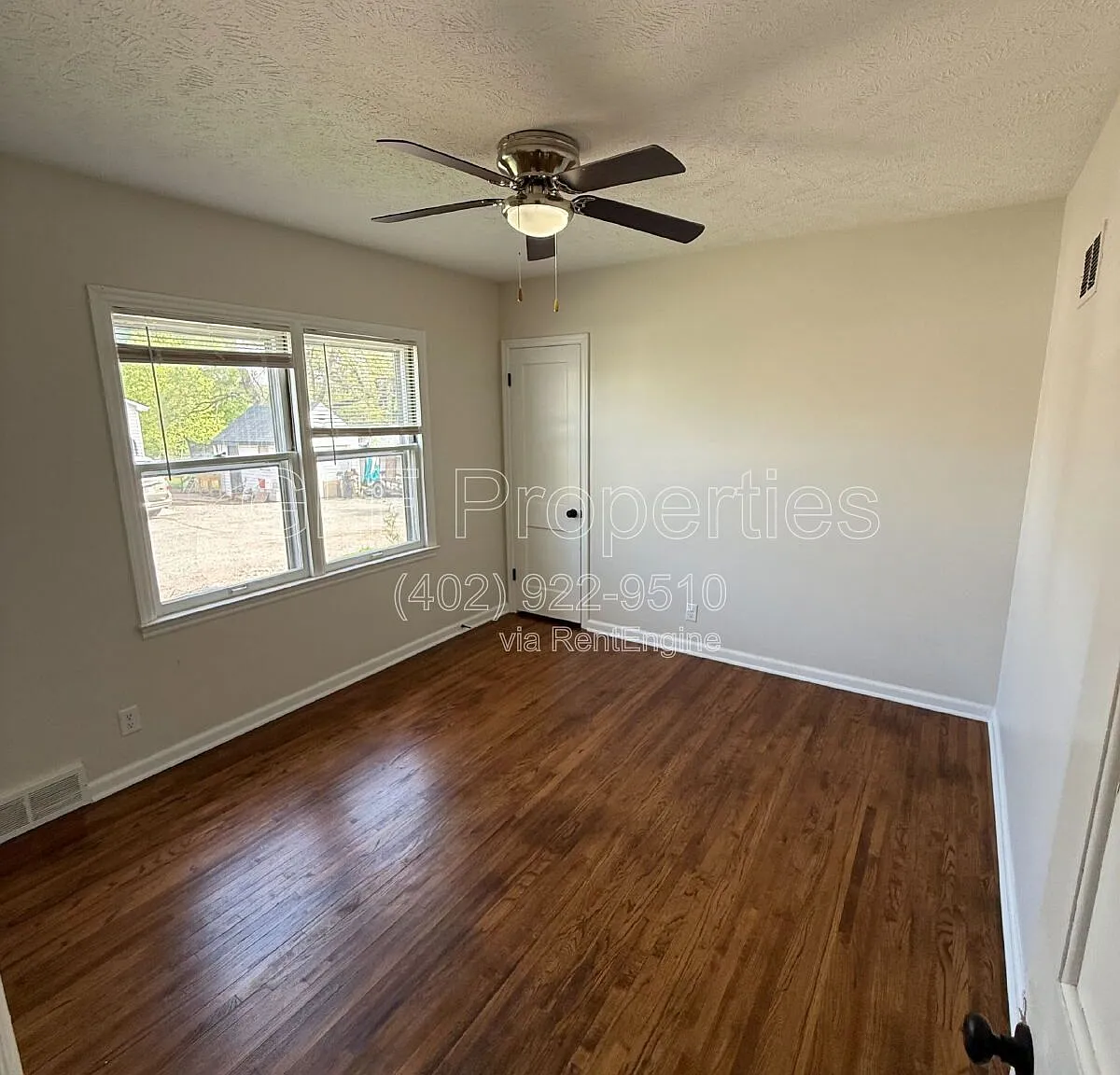 2 bed, 1.0 bath, $1,250 — Photo 2
