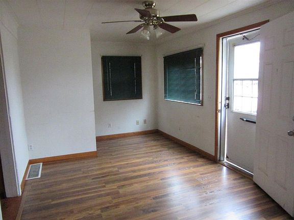 4th image of 422 Longfield St