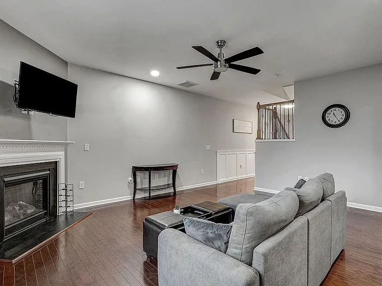 239 Lynchwick Ln — Photo 7