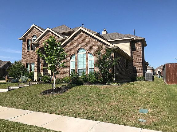 3rd image of 1617 Colonial Dr
