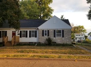 729 Holmes St, Bettendorf, IA