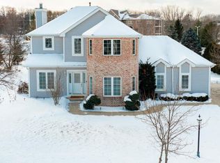 255 Lakeridge DRIVE, Oconomowoc, WI 53066