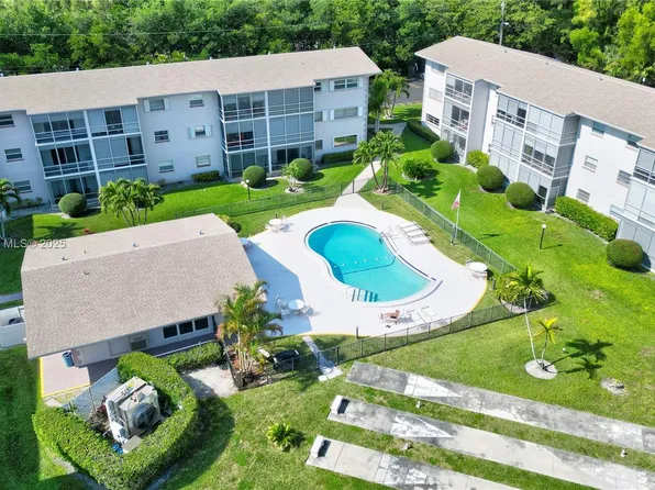 700 Layne Blvd APT 113, Hallandale, FL 33009