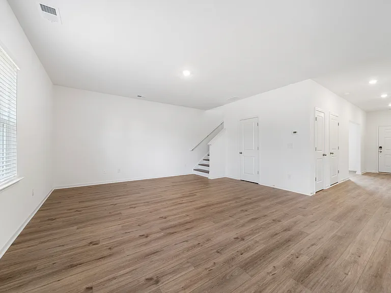 49 Elijah St — Photo 11
