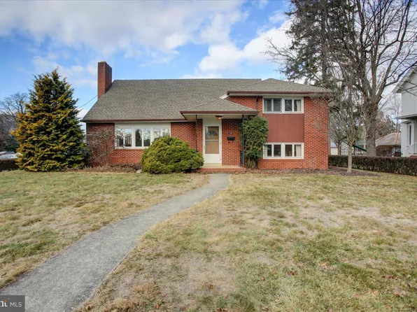 138 Clayton Ave, Waynesboro, PA 17268