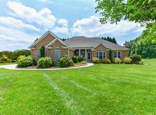 105 Serenity Pointe Dr, Kernersville, NC 27284