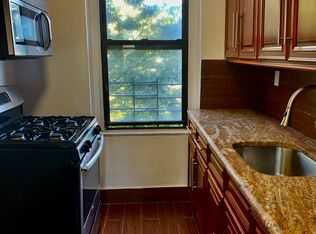 21-58 35th St APT 4D, Astoria, NY 11105