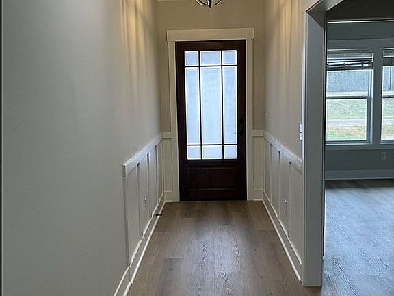 3rd image of 194 Woodham Rd