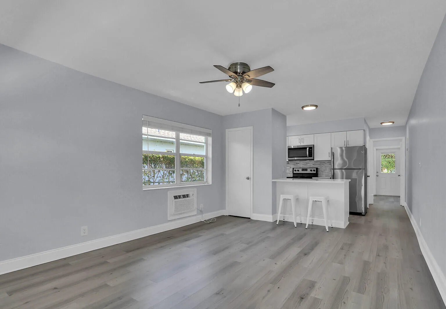 1 bed, 1.0 bath, 574 sqft, $1,850 — Photo 3