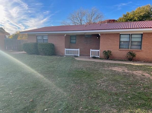 1615 Avenue F, Abernathy, TX 79311